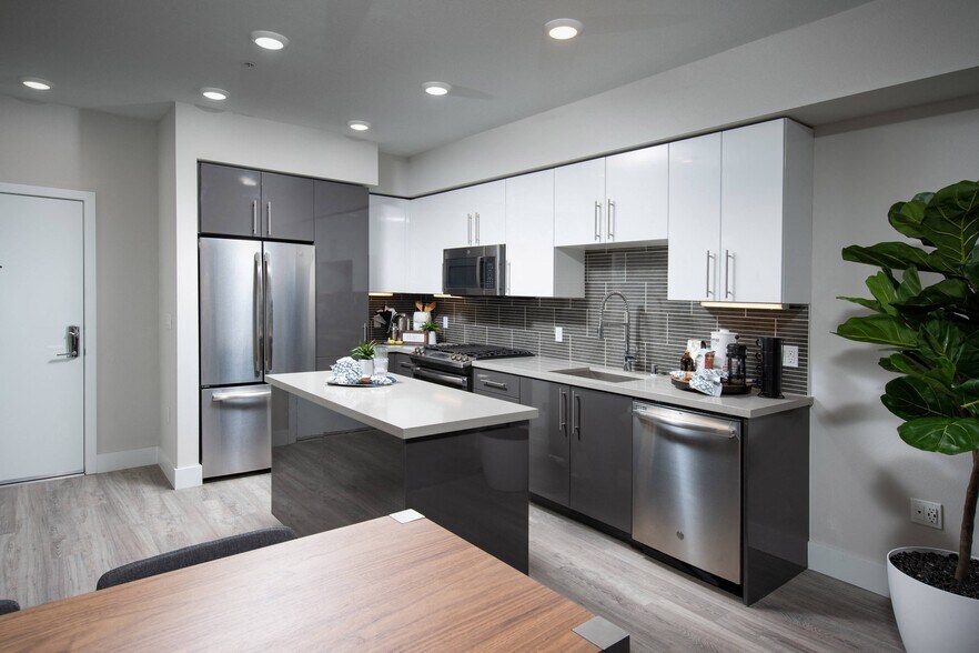 More Photos Of 730-750 E Capitol Ave, Milpitas Apartments For Lease