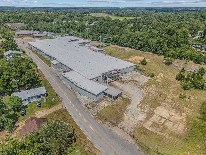 More Photos Of 1002 Douglas Ave, Opp Manufacturing For Lease