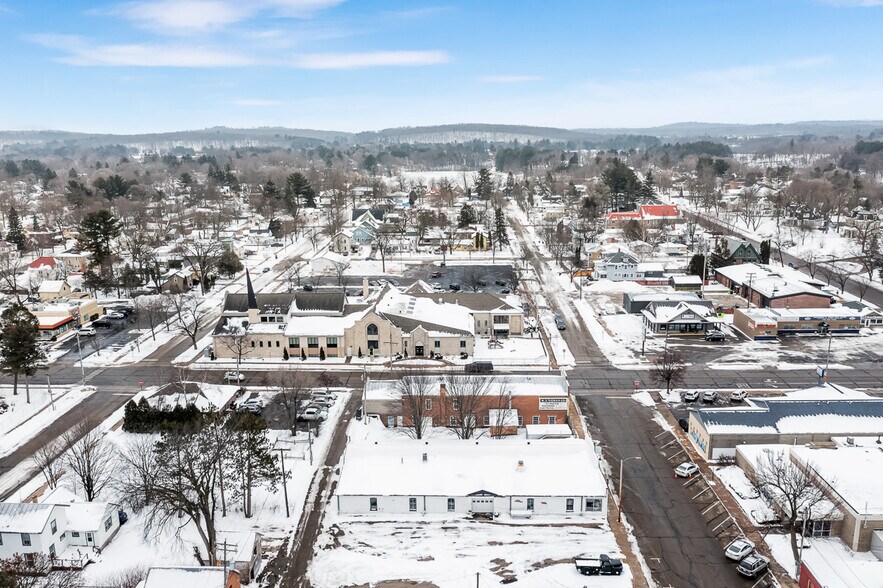 More Photos Of 219 Jefferson St, Waupaca Storefront Retail Office For Sale
