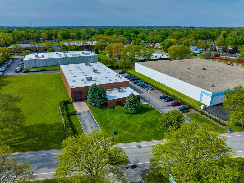 More Photos Of 1525 Holmes Rd, Elgin Industrial For Sale