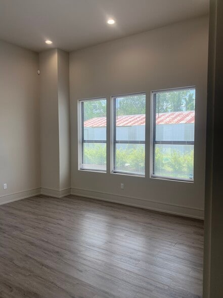 More Photos Of 13430 Leah St, Gonzales Self Storage For Lease