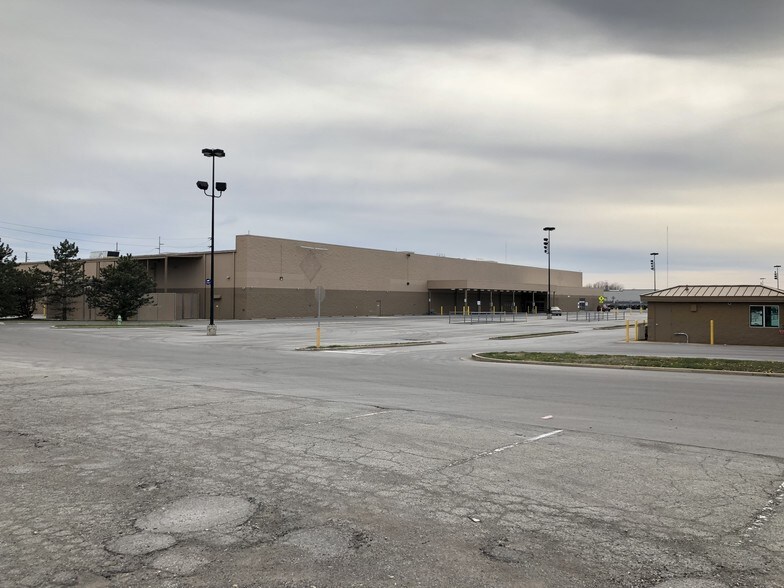 More Photos Of 10859 E Washington St, Indianapolis General Retail For Sale