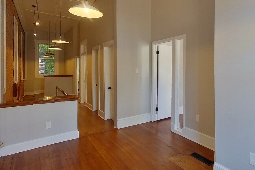 More Photos Of 211 Main St, Annapolis Storefront Retail Office For Lease