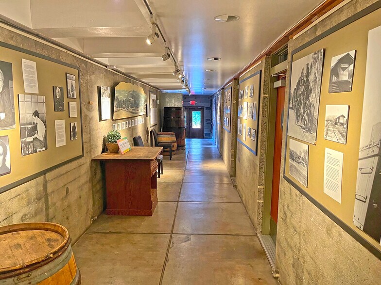 More Photos Of 14301 Arnold Dr, Glen Ellen Storefront For Lease