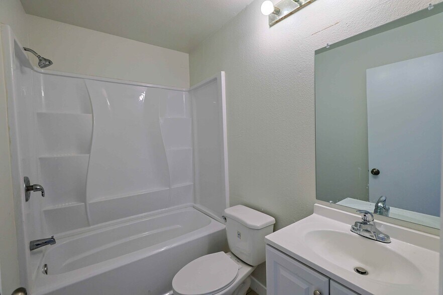 More Photos Of 8350 Gardendale St, Paramount Apartments For Sale