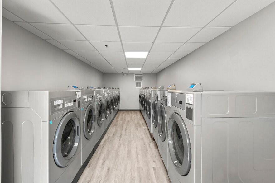 More Photos Of 50 Morgan St, Hartford Apartments For Sale