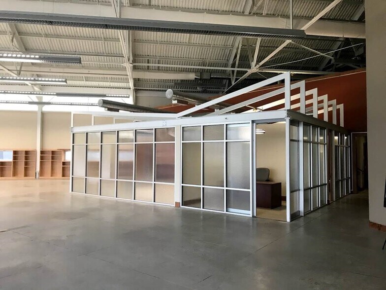 More Photos Of 400 Ice Harbor Dr, Dubuque Office For Sale