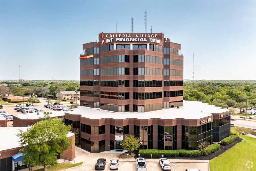 More Photos Of 1716 Briarcrest Dr, Bryan Office For Lease