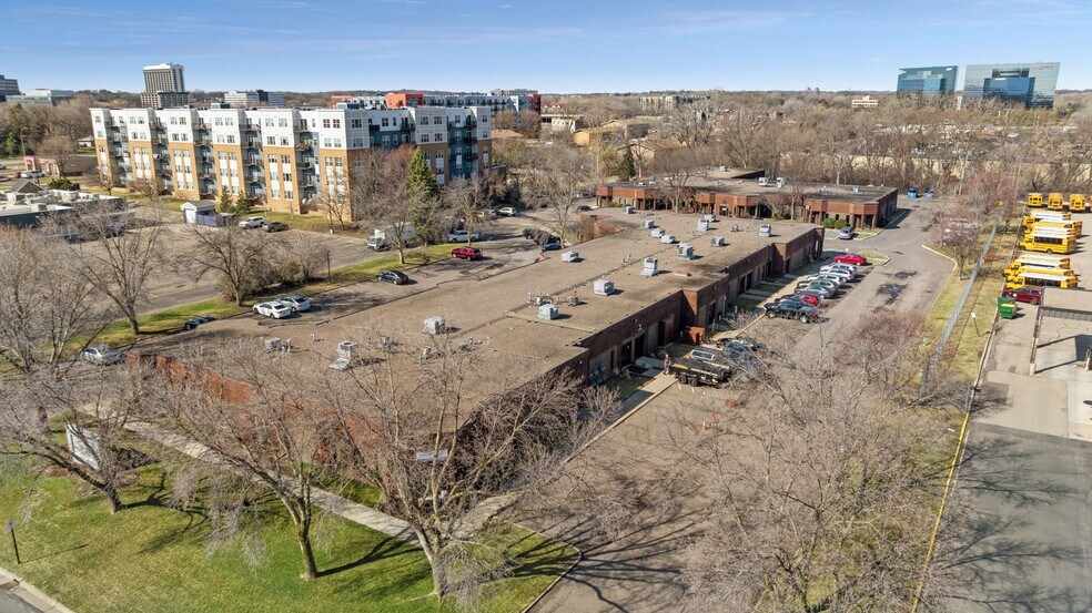 More Photos Of 701 Decatur Ave N, Golden Valley Unknown For Lease