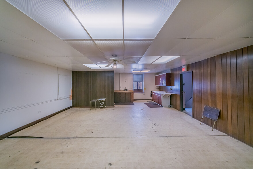 More Photos Of 100-106 S Main st, Ishpeming Bank For Sale