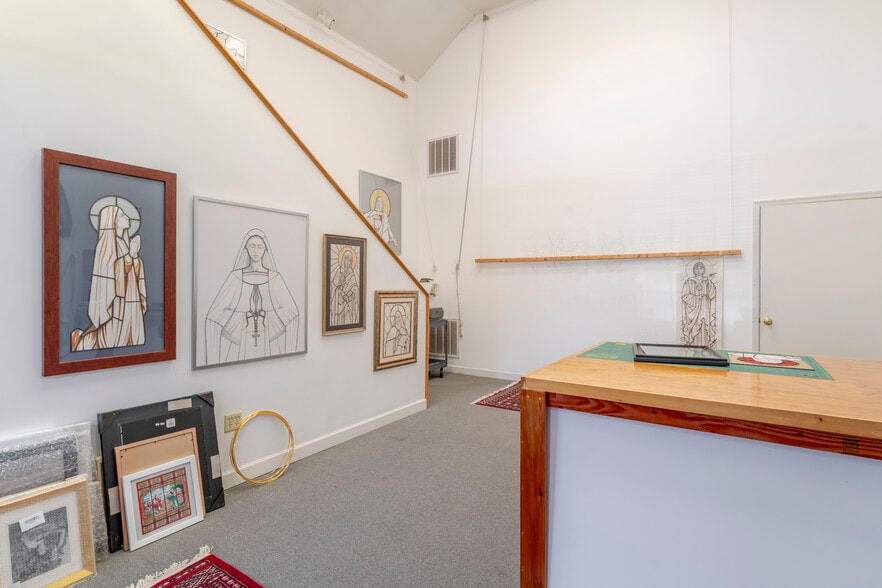 More Photos Of 610 New Hope Rd, Staunton Specialty For Sale