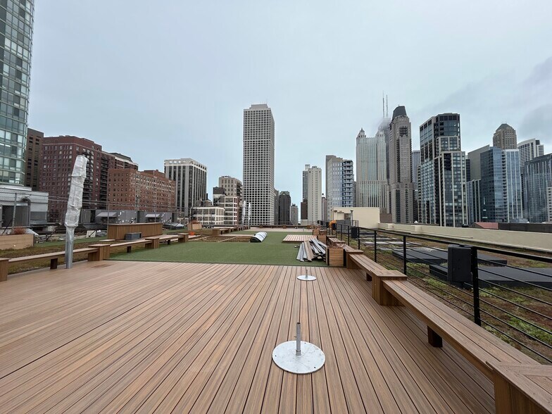 More Photos Of 1030 N Clark St, Chicago Office For Lease