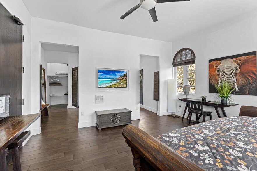 More Photos Of 575 NE 61st St, Miami Hotel For Sale