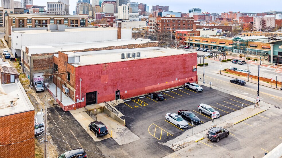 More Photos Of 407 Grand Blvd, Kansas City Office For Lease