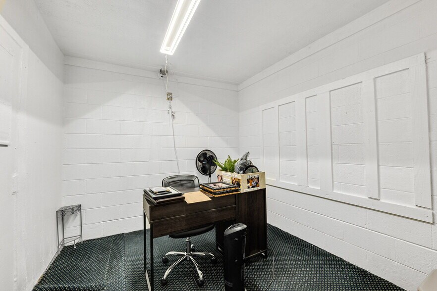 More Photos Of 139 Twilight Rd, Lancaster Religious Facility For Sale