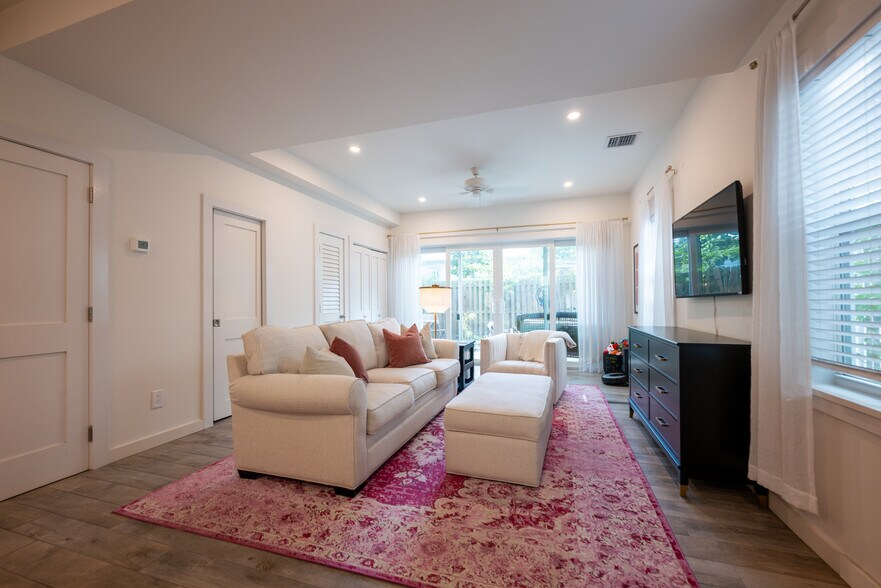 More Photos Of 1028 Truman Ave, Key West Storefront Retail Residential For Sale