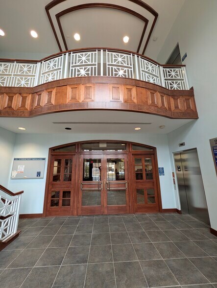 More Photos Of 4139 Ironbound Rd, Williamsburg Bank For Sale