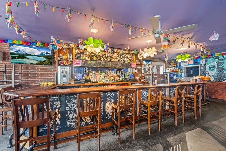 More Photos Of 585 Forest Ave, Staten Island Restaurant For Sale