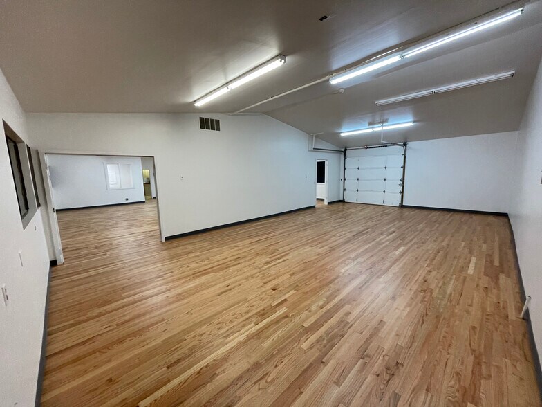 More Photos Of 1800 Richards Rd, Bellevue Warehouse For Sale