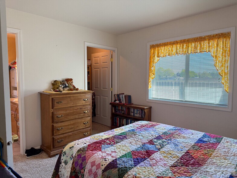 More Photos Of 3010 Elm St, Baker City Apartments For Sale