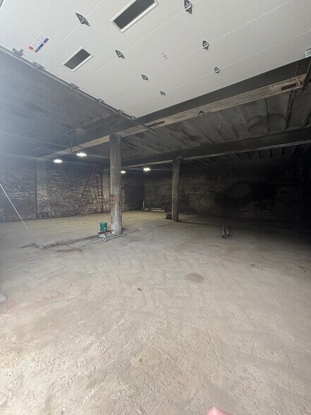 More Photos Of 1430 High St, Pittsburgh Warehouse For Lease