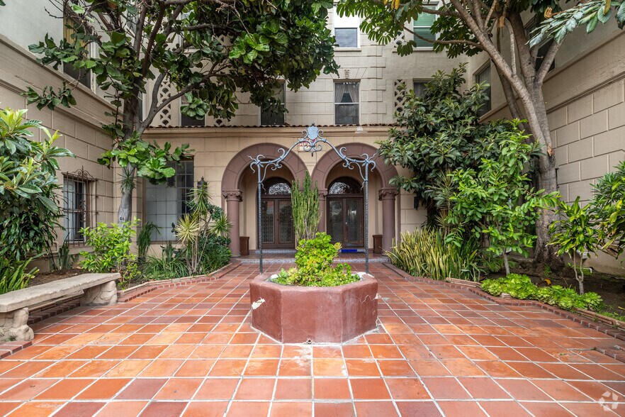 More Photos Of 3333 W 4th St, Los Angeles Apartments For Sale