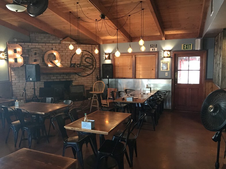 More Photos Of 23360 Lake Manor Dr, Chatsworth Restaurant For Sale