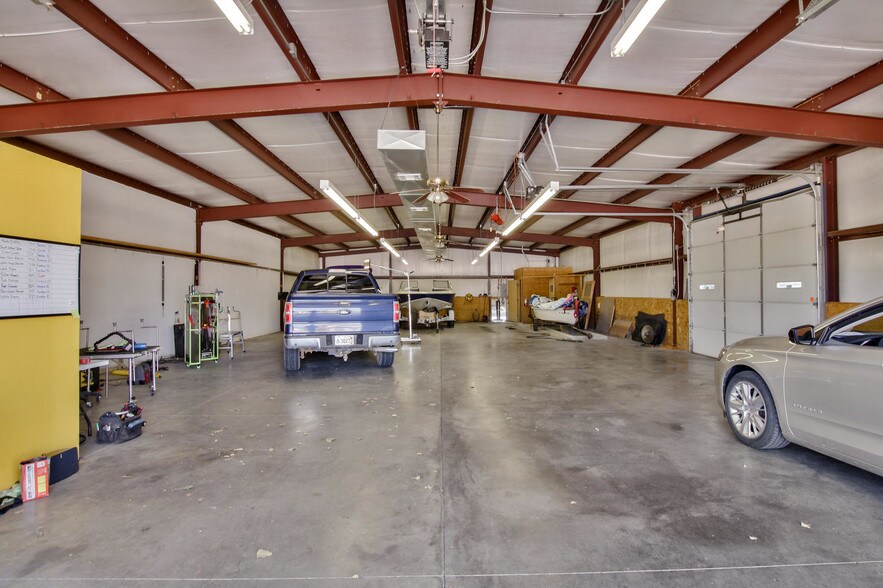 More Photos Of 1919 W Central Ave, El Dorado Warehouse For Lease