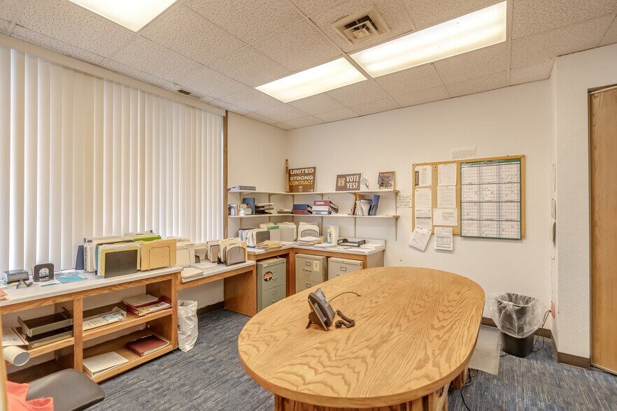 More Photos Of 1100 Basin Ave, Bismarck Flex For Sale