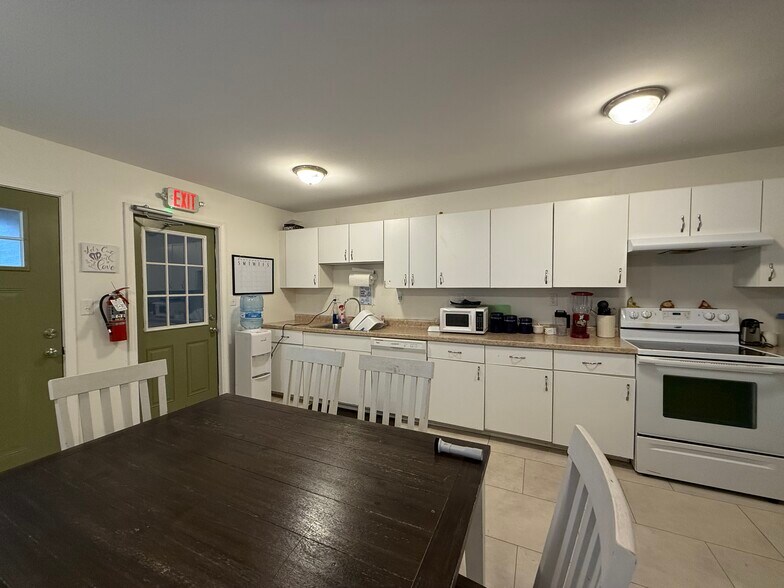 More Photos Of 942 E 3rd St, Monroe Schools For Sale