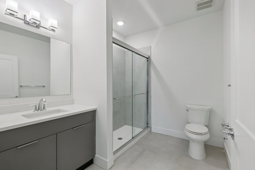 More Photos Of 10 W Westfield Ave W, Roselle Park Apartments For Lease