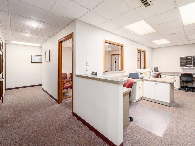 More Photos Of 4960 Middle Urbana Rd, Springfield Medical For Sale