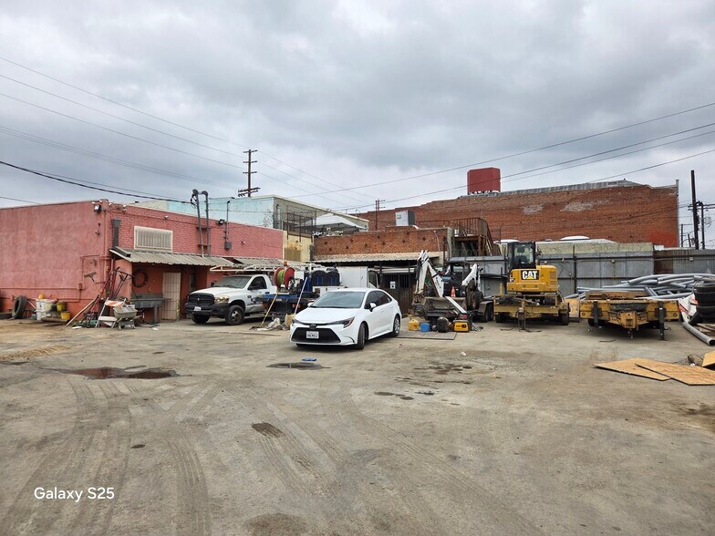 More Photos Of 4520 S Western Ave, Los Angeles General Retail For Sale