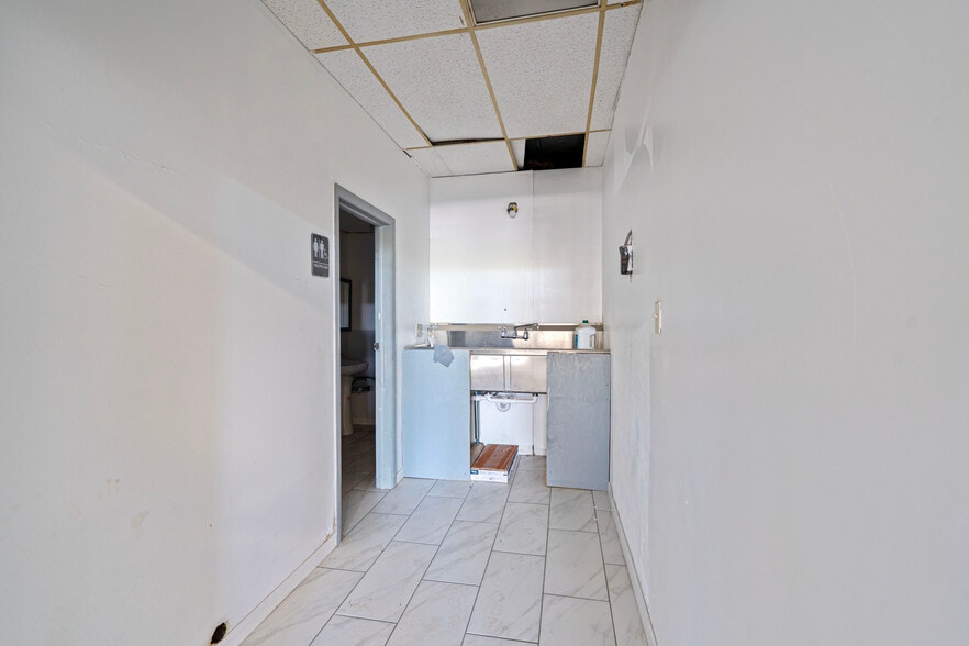 More Photos Of 3905 Sullivant Ave, Columbus General Retail For Lease