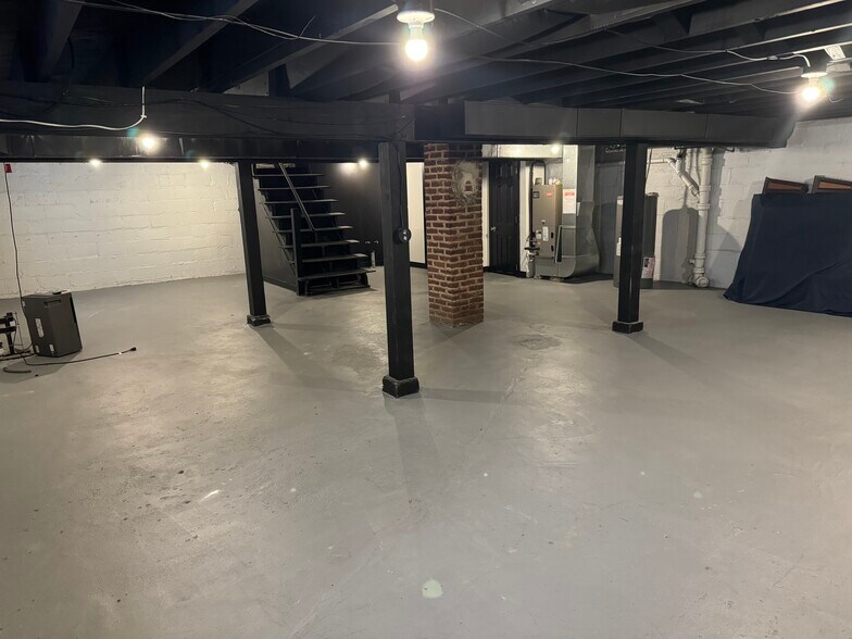 More Photos Of 2 Oakway Rd, Timonium Office For Lease