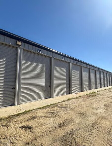 More Photos Of 952 Boulder Blvd, Stony Plain Self Storage For Sale