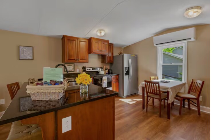 More Photos Of 84-86 Benson Rd, Travelers Rest Specialty For Sale