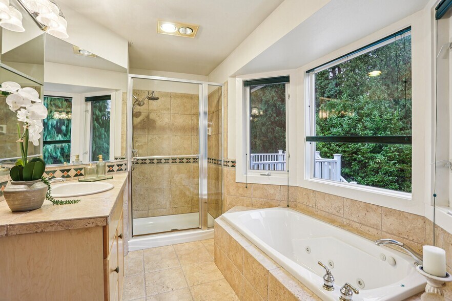 More Photos Of 5733 155th Ave NE, Redmond Apartments For Sale