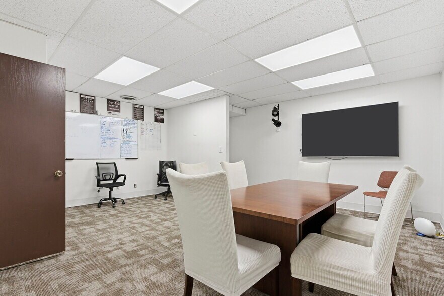 More Photos Of 1331 N Stewart Ave, Springfield Medical For Sale
