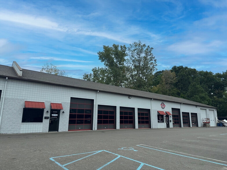 More Photos Of 33939-33961 Plymouth Rd, Livonia General Retail For Sale