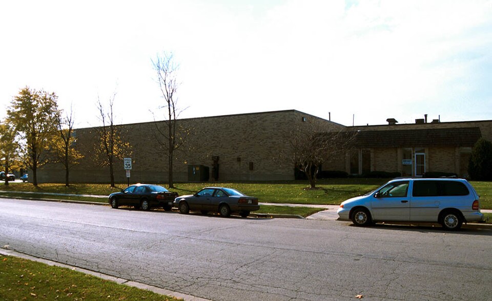 More Photos Of 3655 Illinois Ave, Saint Charles Manufacturing For Sale