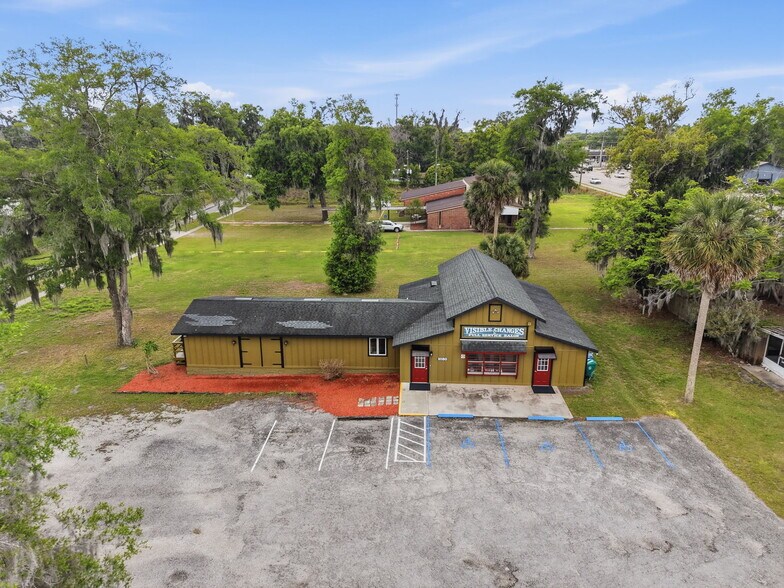 More Photos Of 1030 Camphor Ln, Deland General Retail For Sale