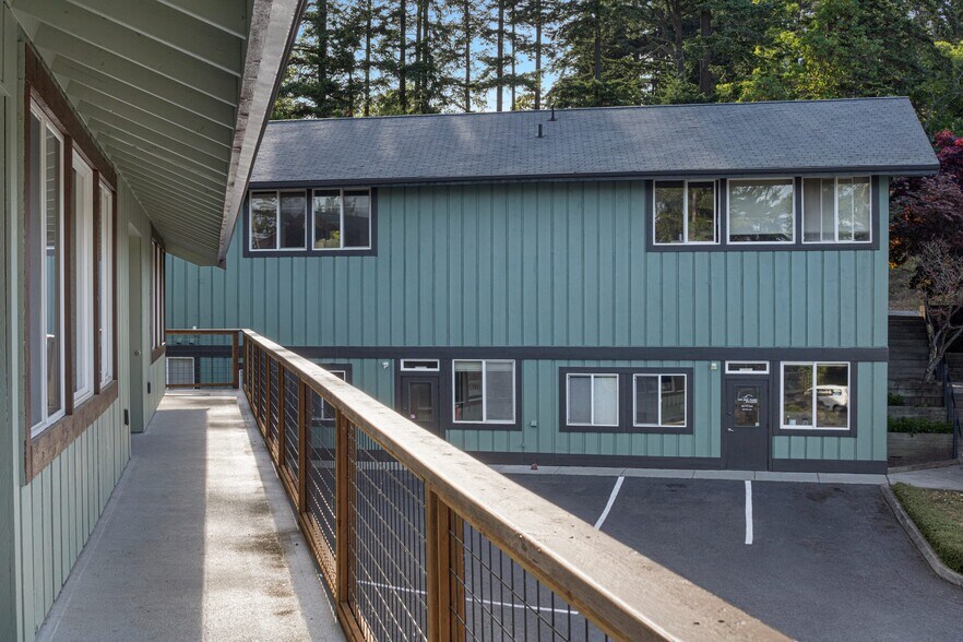 More Photos Of 849 Spring St, Friday Harbor Storefront Retail Residential For Sale