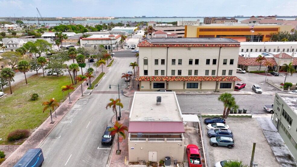 More Photos Of 129 N 5th St, Fort Pierce Storefront Retail Residential For Lease