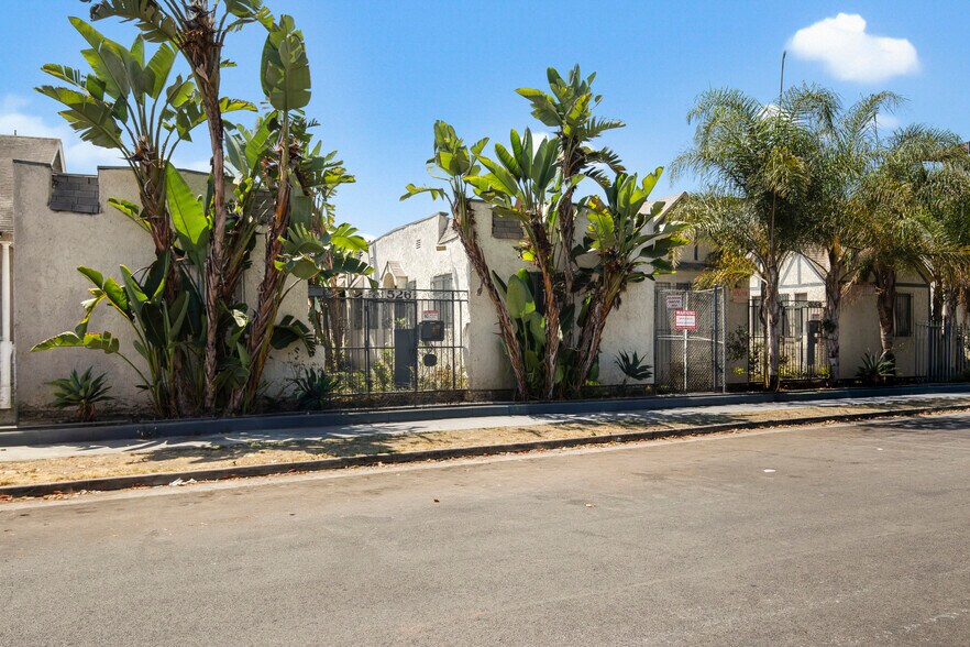 More Photos Of 526-534 W 47th St, Los Angeles Apartments For Sale