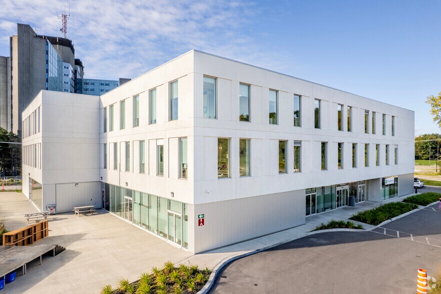 Primary Photo Of 307 Boul Des Anciens-Combattants, Sainte-anne-de-bellevue Medical For Lease