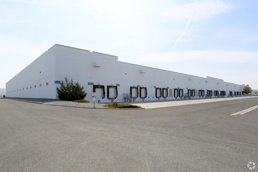 More Photos Of 2275 E Newlands Dr, Fernley Distribution For Lease