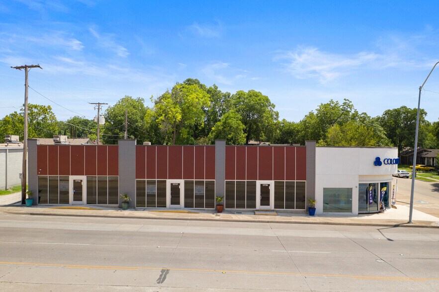 More Photos Of 1715-1721 W Berry St, Fort Worth Storefront Retail Office For Lease
