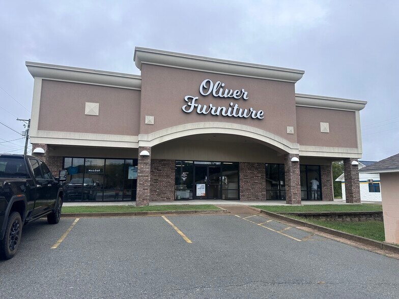 Primary Photo Of 7101 Sheridan Rd, White Hall Freestanding For Sale