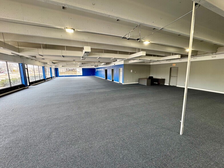 More Photos Of 514-528 NW 7 Hwy, Blue Springs Unknown For Lease